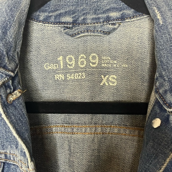 GAP 1969 Distressed Denim Trucker Jacket Unique Custom Patchwork Women’s Size XS - Picture 2 of 7
